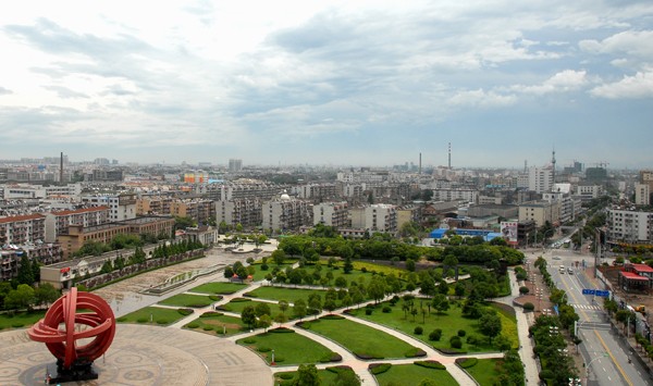 合肥和平广场经改造后将于4月1日起正式开放迎接市民。